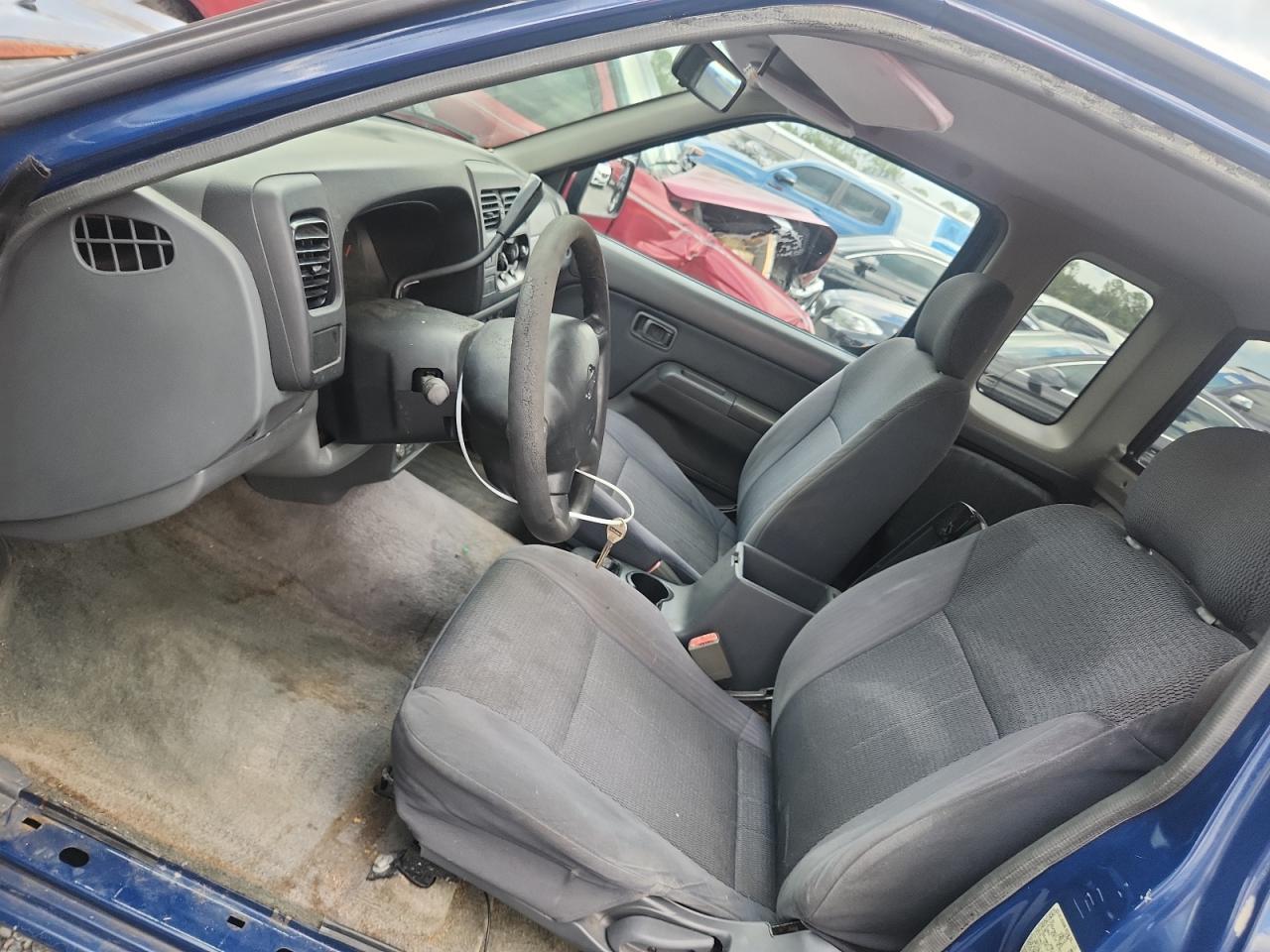 2001 Nissan Frontier XE