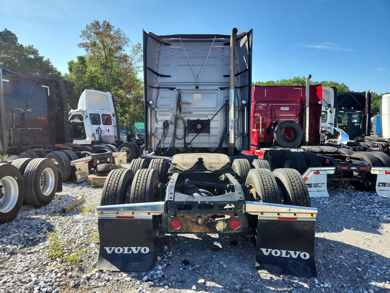 2017 Volvo VNL Semi Truck