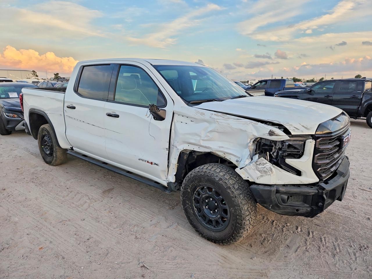 2023 GMC Sierra K1500 AT4X