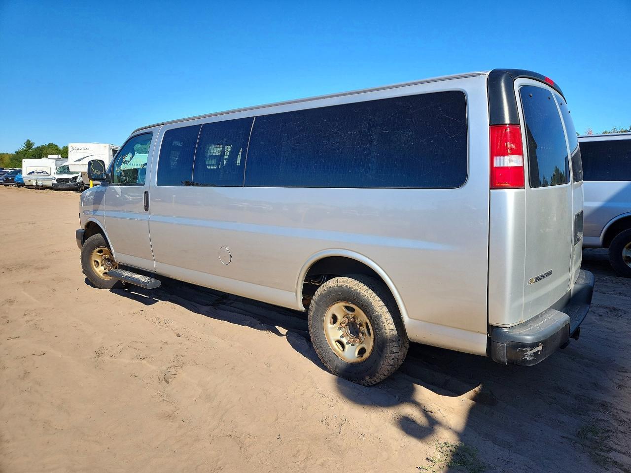 2021 Chevrolet Express G3500 LS