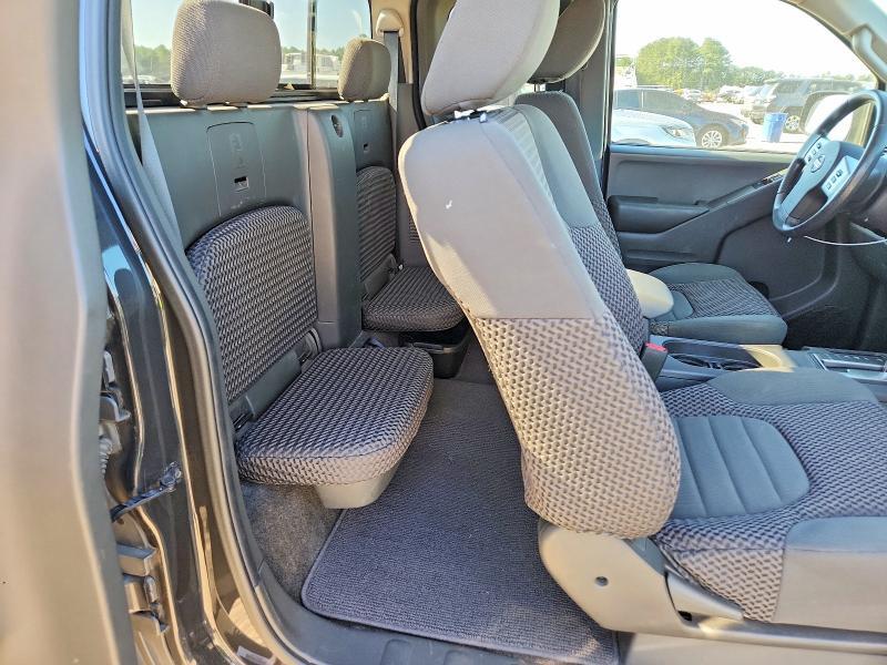 2015 Nissan Frontier SV V6