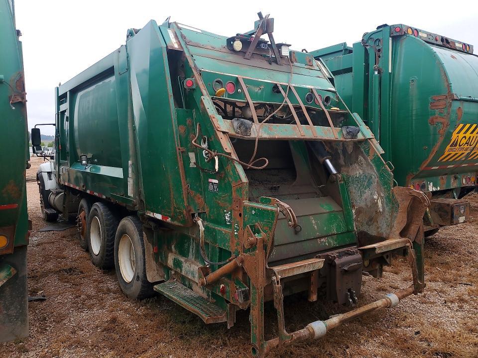 2009 International 7400 Refuse Truck