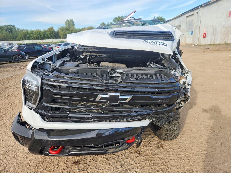 2025 Chevrolet Silverado K3500 LT