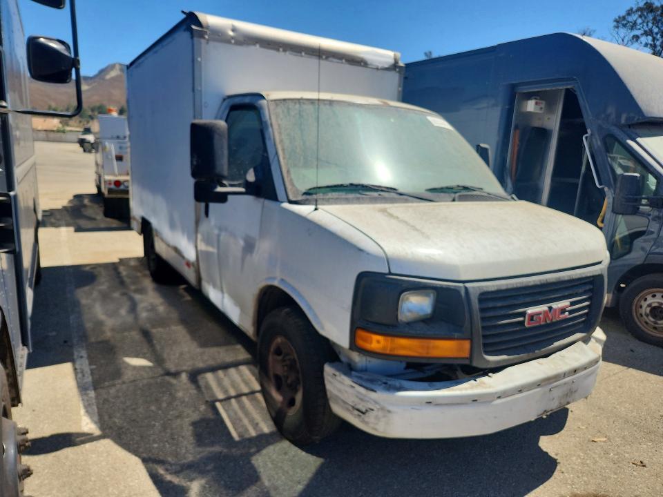 2008 GMC Savana BOX Truck