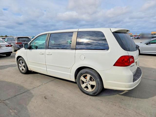 2010 Volkswagen Routan SE