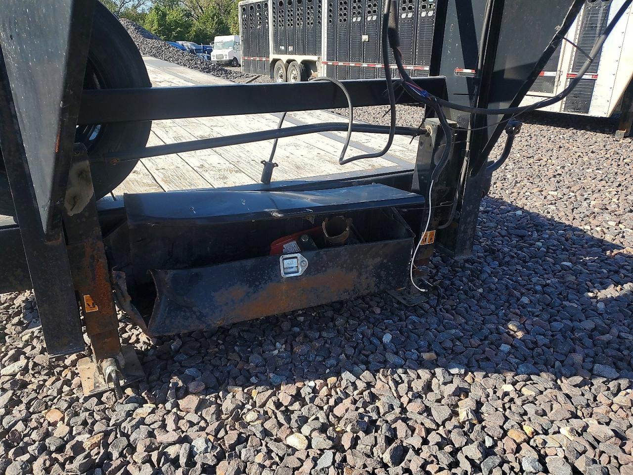 2021 Big Tex 16GN-28BK+5MR Equipment Trailer
