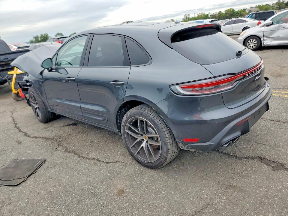 2026 Porsche Macan Base