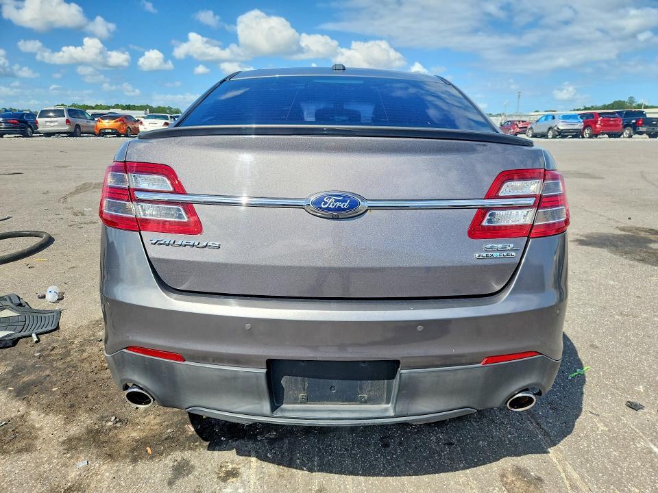 2014 Ford Taurus SEL