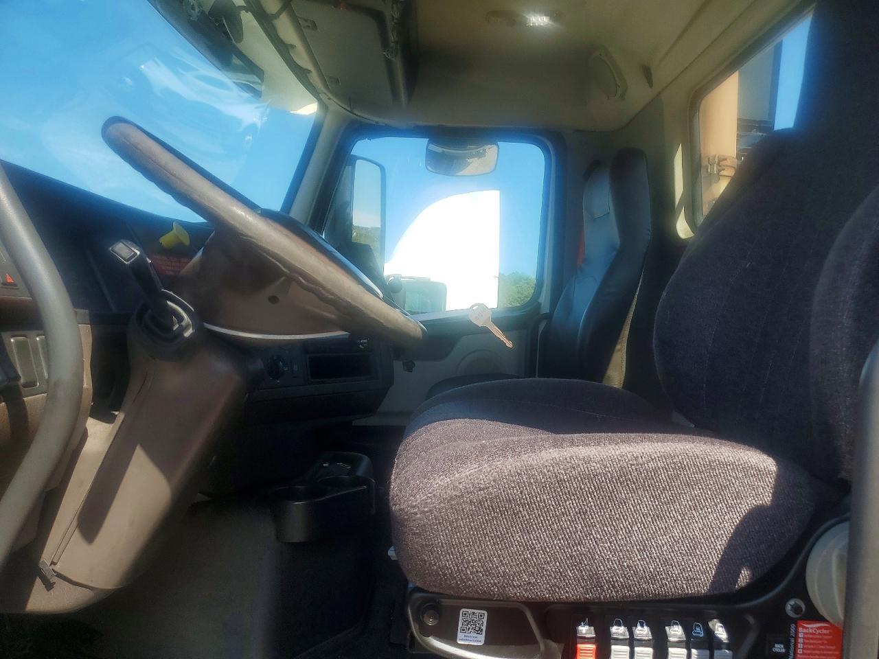 2017 Volvo VNL Semi Truck