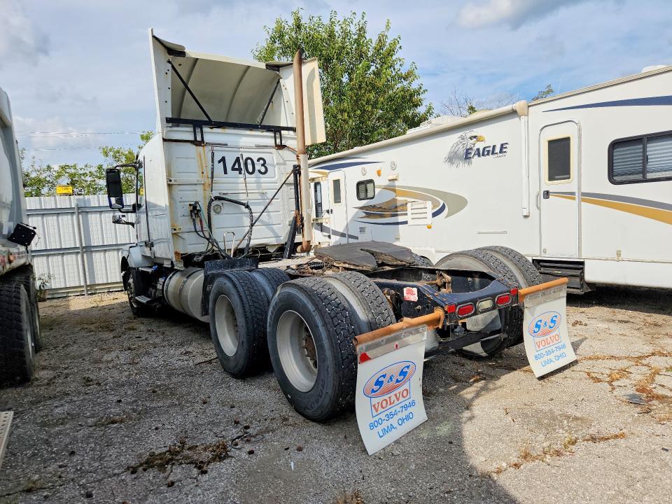2007 International 2016 International 8600 Semi Truck