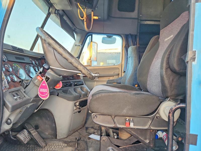 2006 Freightliner ST120 Semi Truck