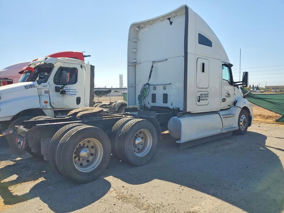 2022 Kenworth T680 Semi Truck