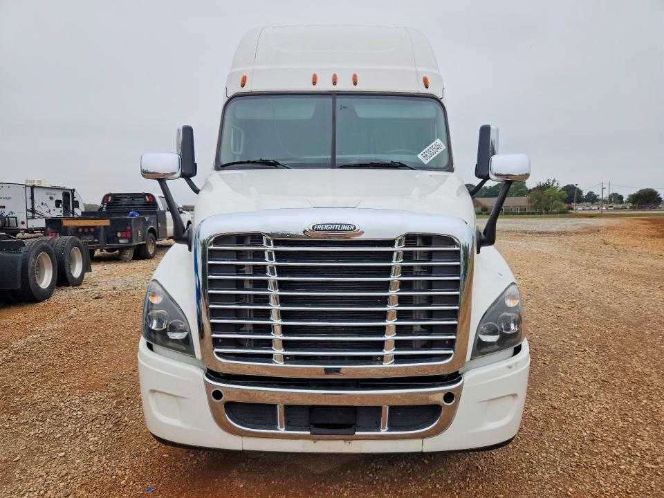 2017 Freightliner Cascadia 125 Semi Truck