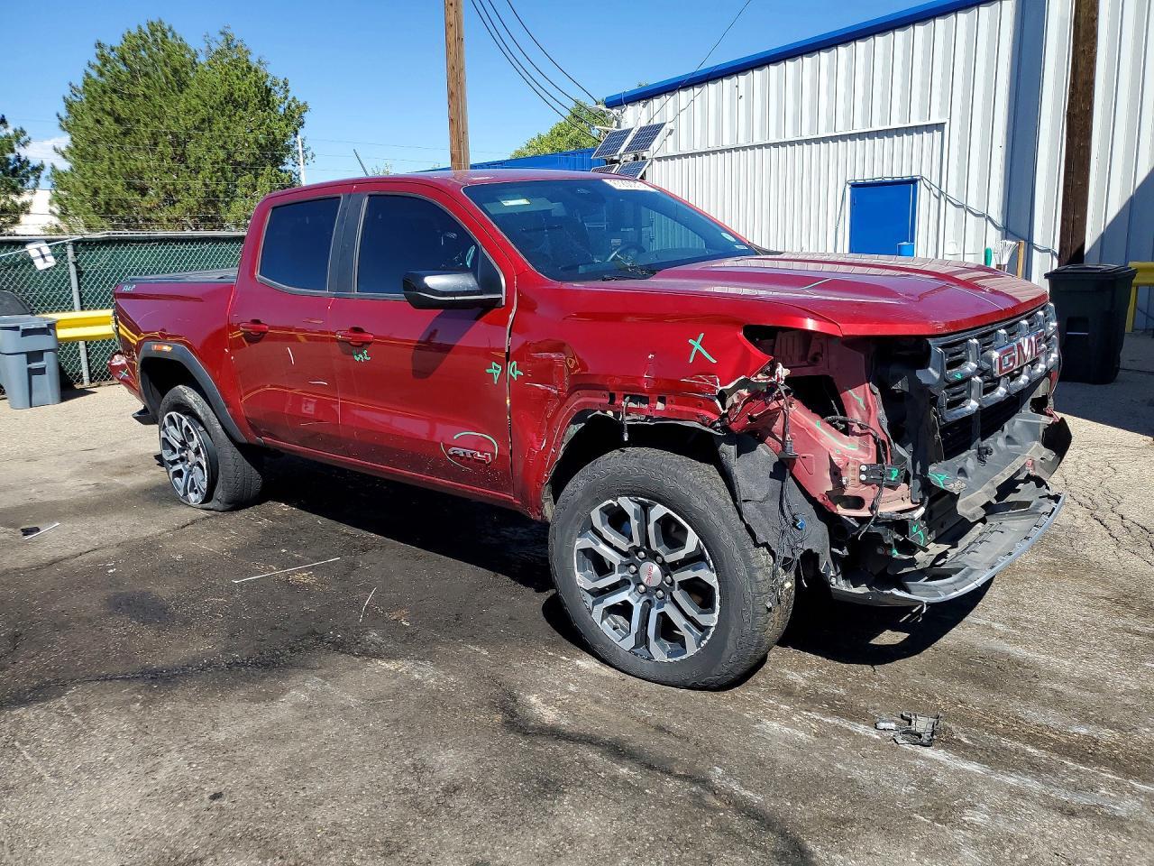 2023 GMC Canyon AT4