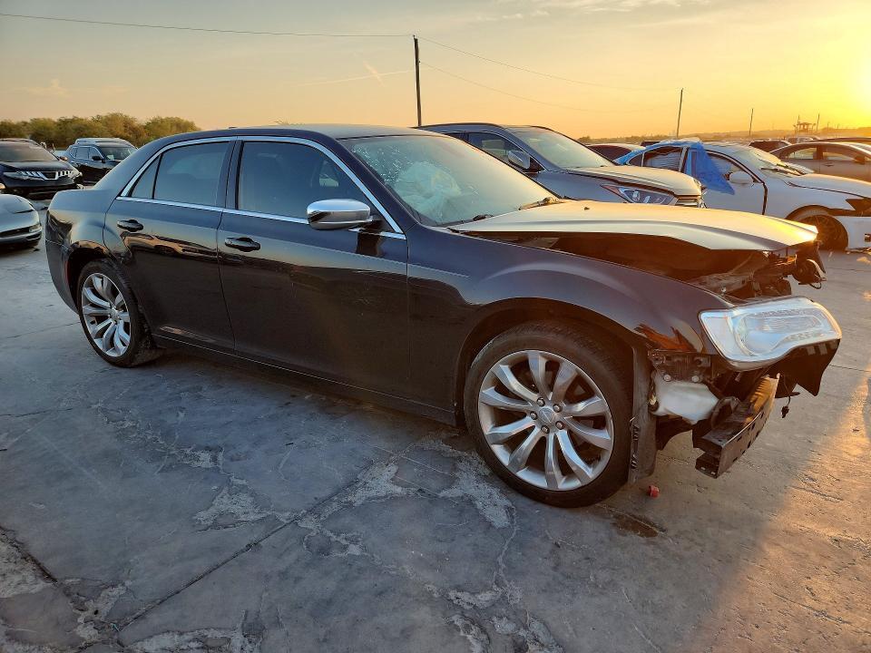 2019 Chrysler 300