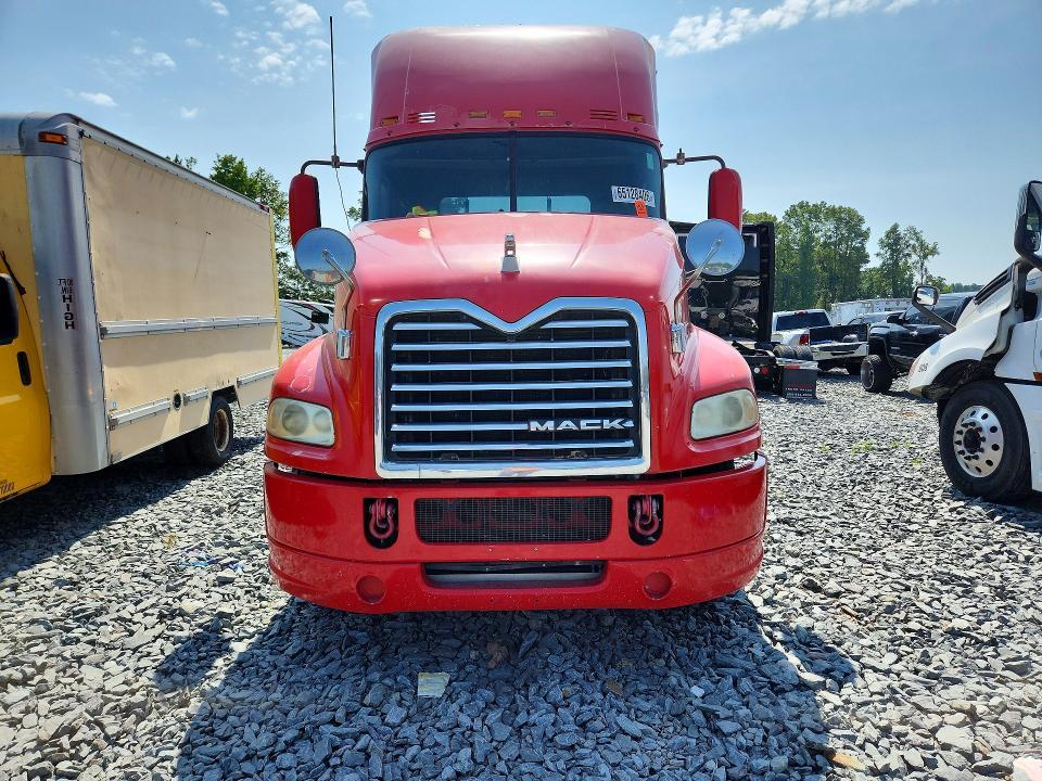2015 Mack CXU613 Semi Truck