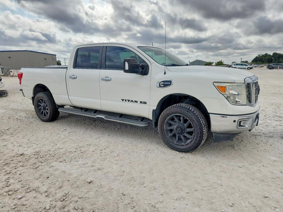 2017 Nissan Titan XD SV