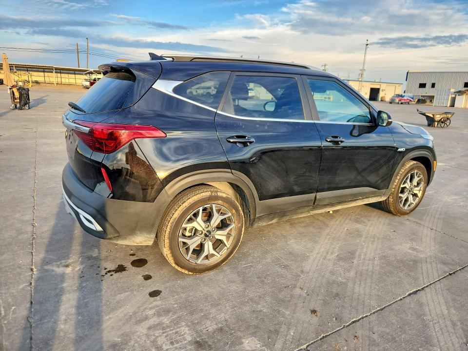 2022 KIA Seltos EX