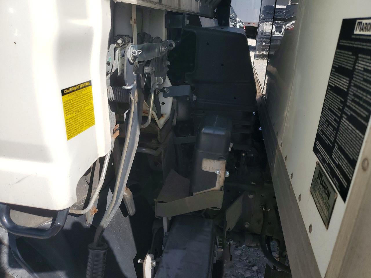 2016 Isuzu NQR Delivery Truck