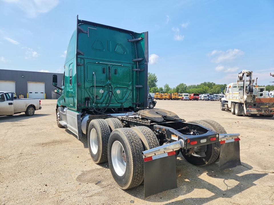 2019 Freightliner Cascadia 1