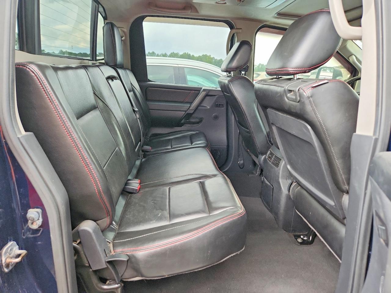 2012 Nissan Titan SV