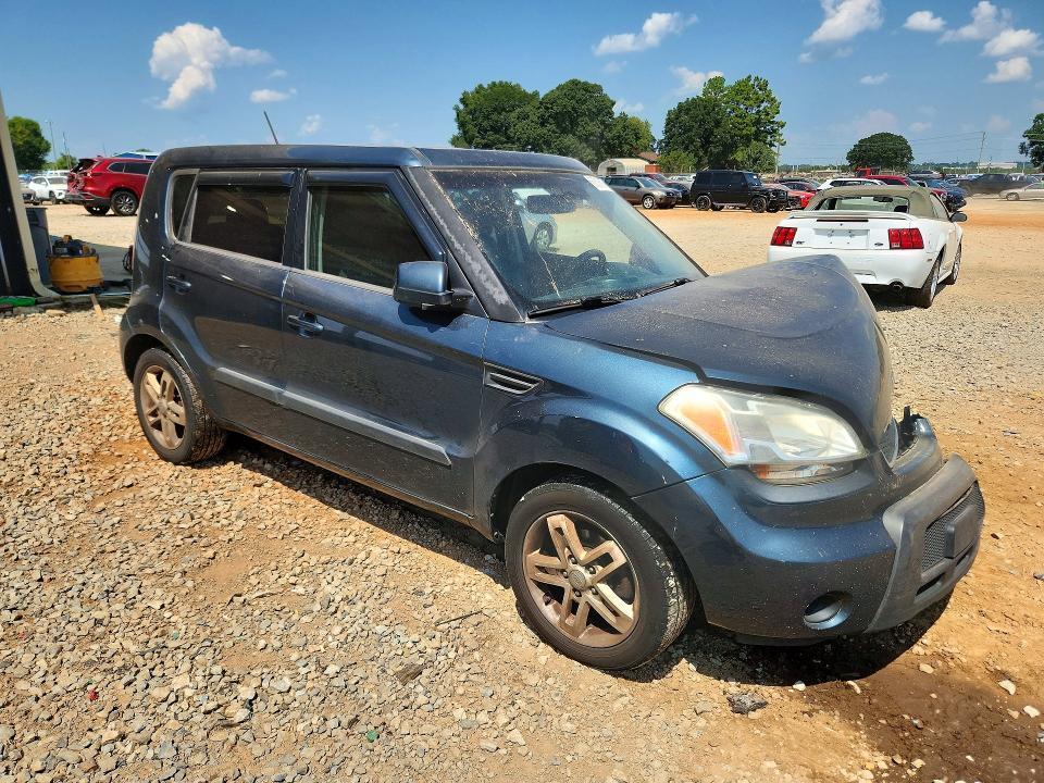 2011 KIA Soul +