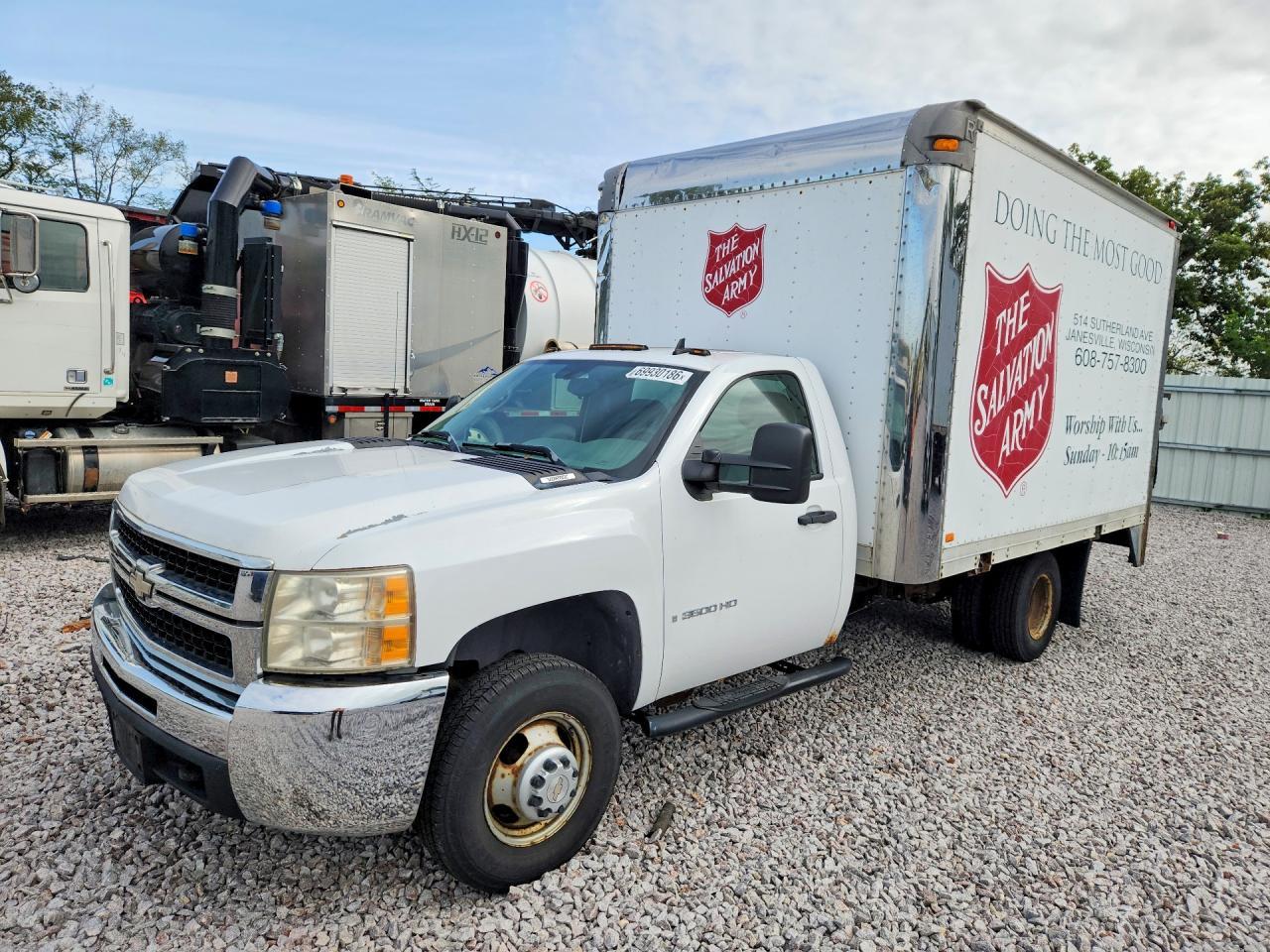 2007 Chevrolet Silverado BOX Truck