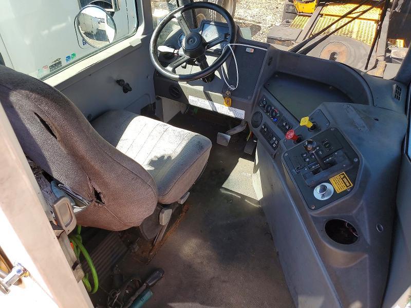 2021 Kalmar Ottawa T2 Yard Truck