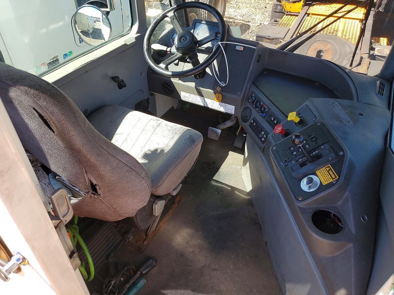 2021 Kalmar Ottawa T2 Yard Truck