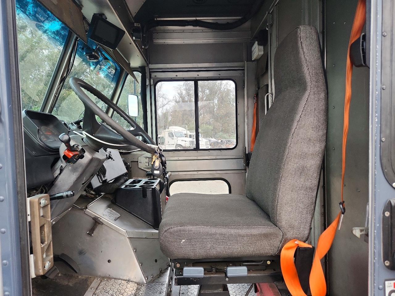 2020 Freightliner MT45G Chassis Delivery Truck