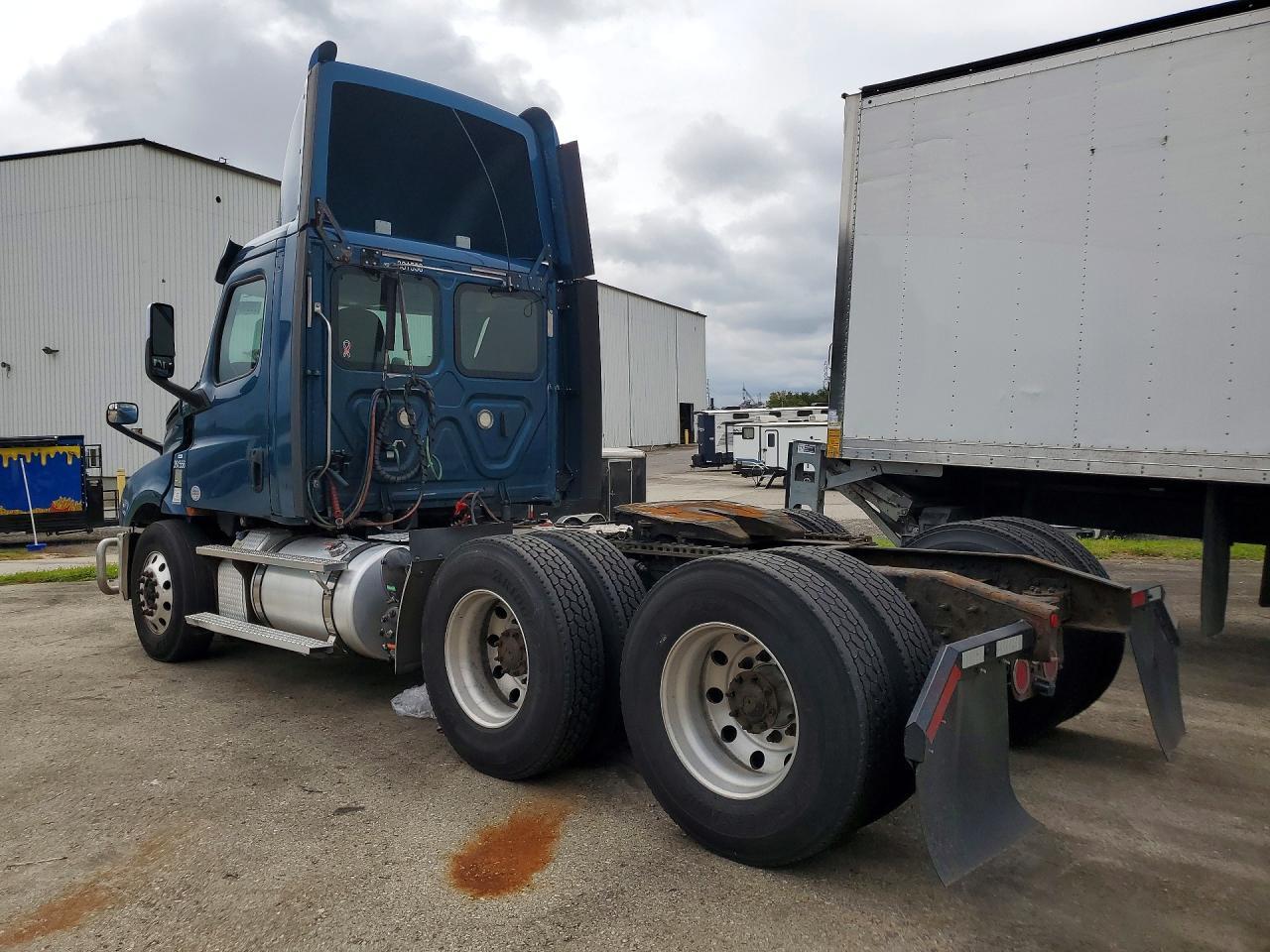 2020 Freightliner Cascadia 126 Semi Truck