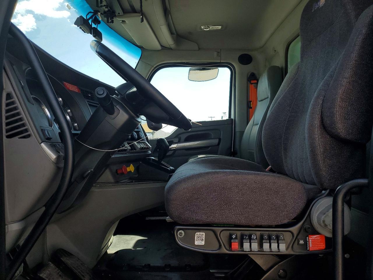 2017 Kenworth T680 Dump Truck