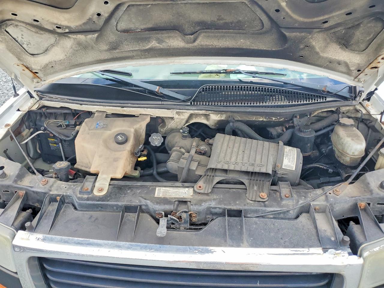2004 GMC Savana Delivery Van
