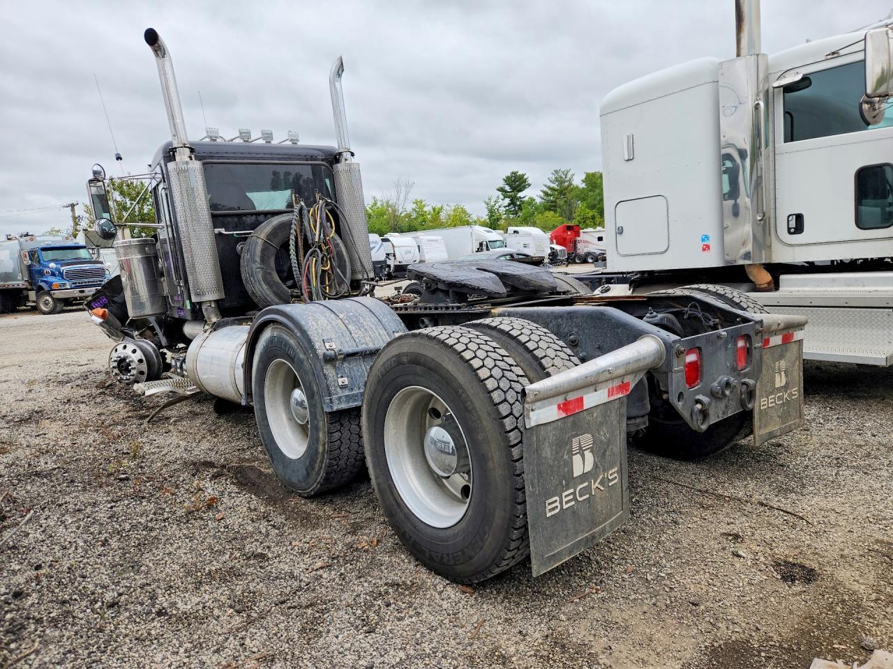 2004 Peterbilt 379 Semi Truck