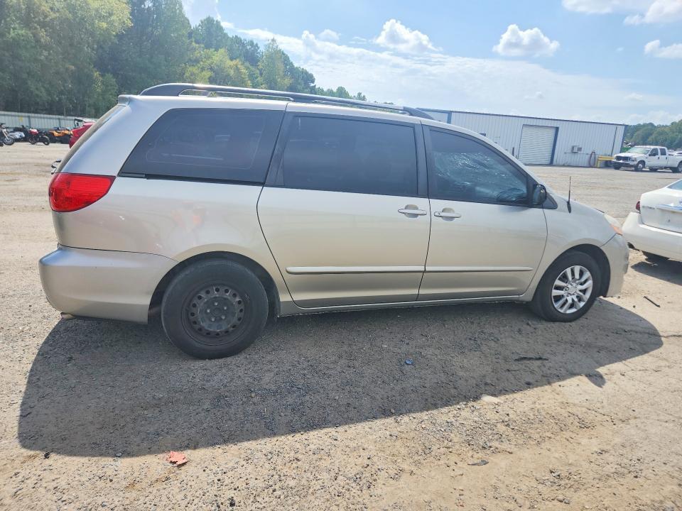 2009 Toyota Sienna CE 8-PASSENGER