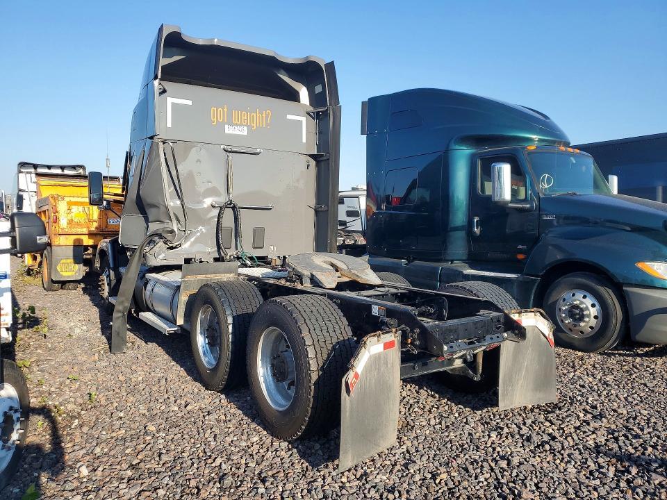 2023 Kenworth T680 Semi Truck