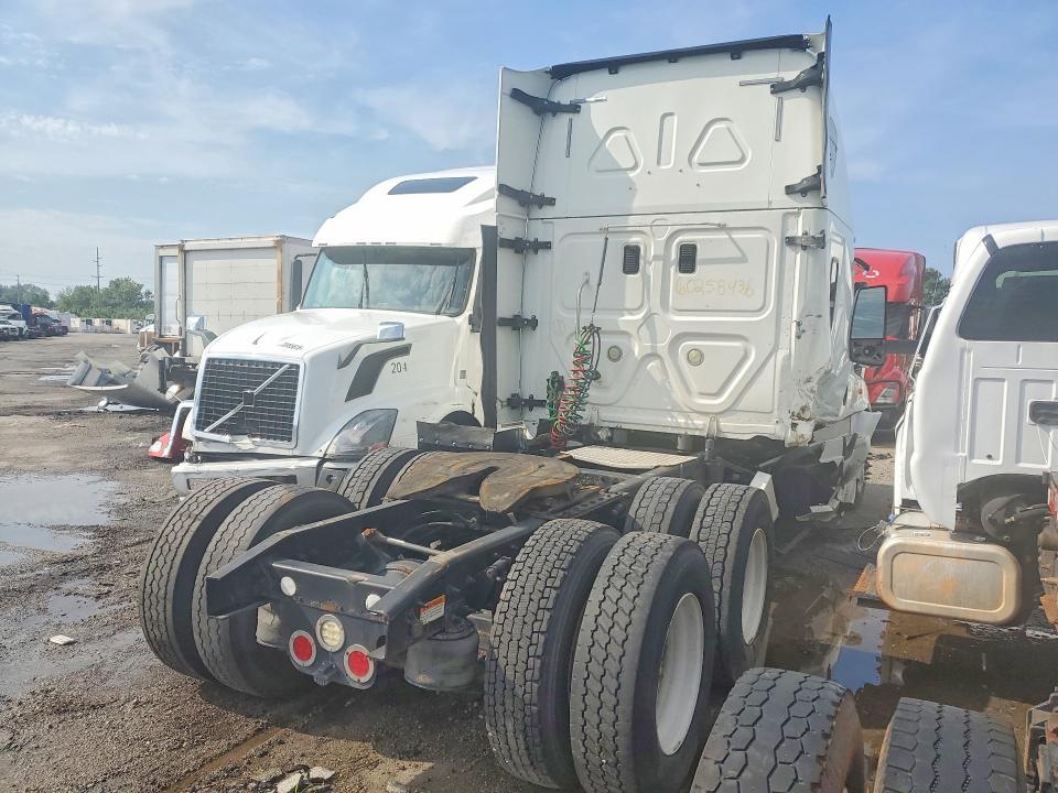 2016 Freightliner Cascadia 125