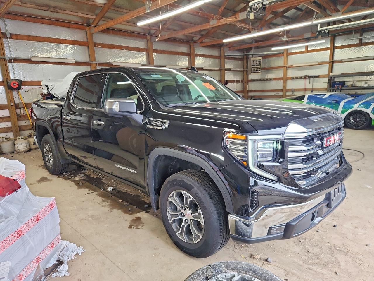 2025 GMC Sierra K1500 SLT