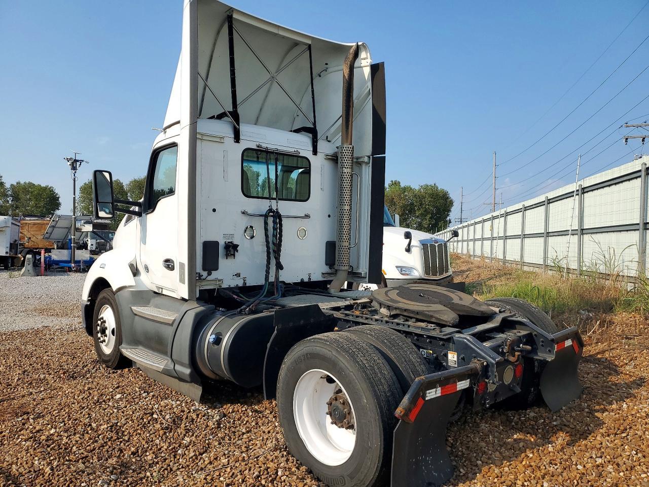 2019 Kenworth T680 Semi Truck