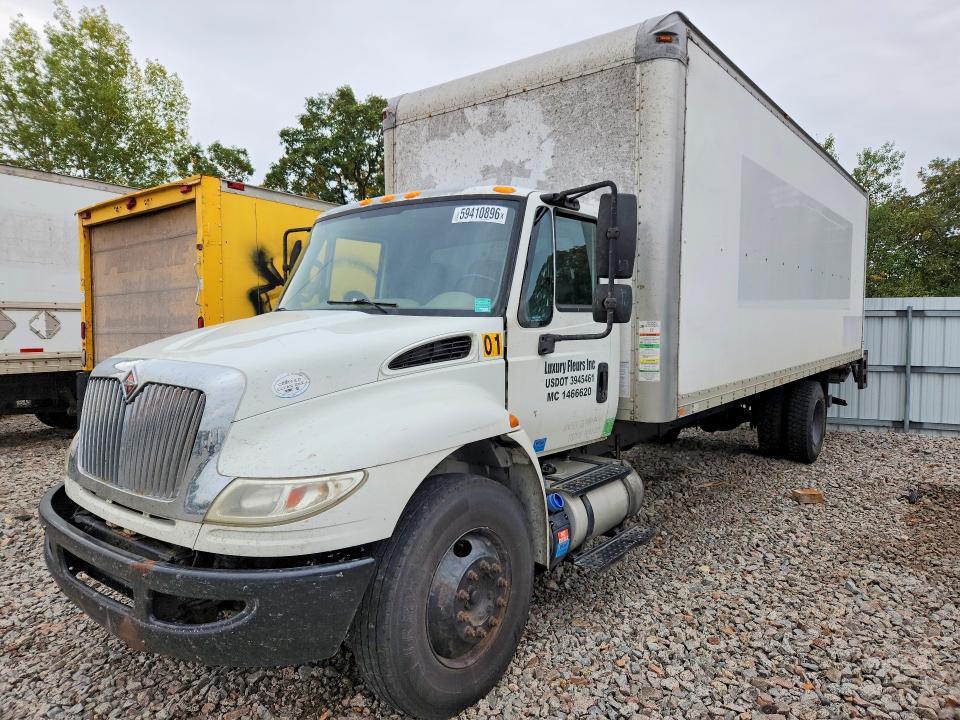 2015 International 4000-BOX Truck