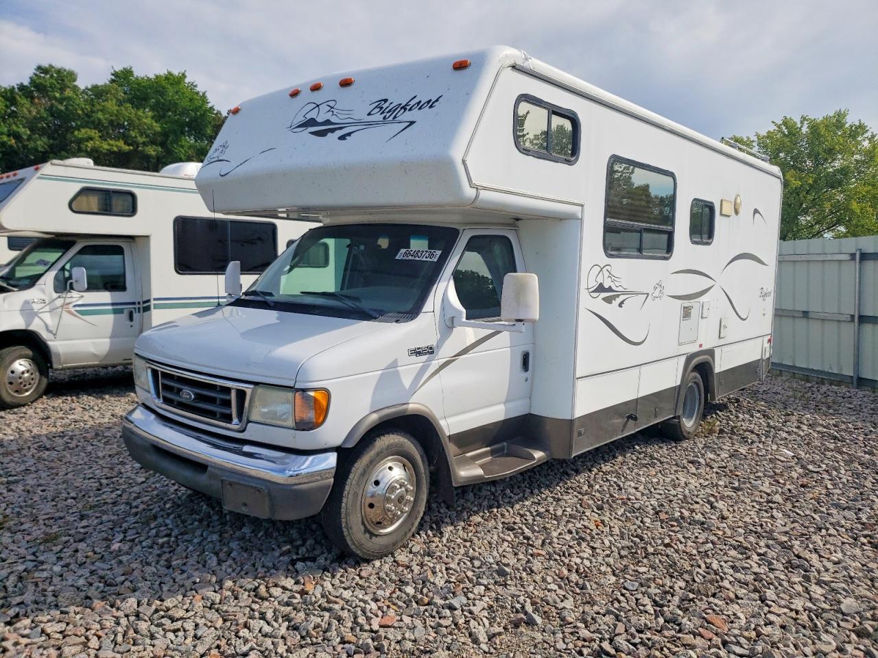 2003 Ford Econoline E450 Super Duty Cutaway Van