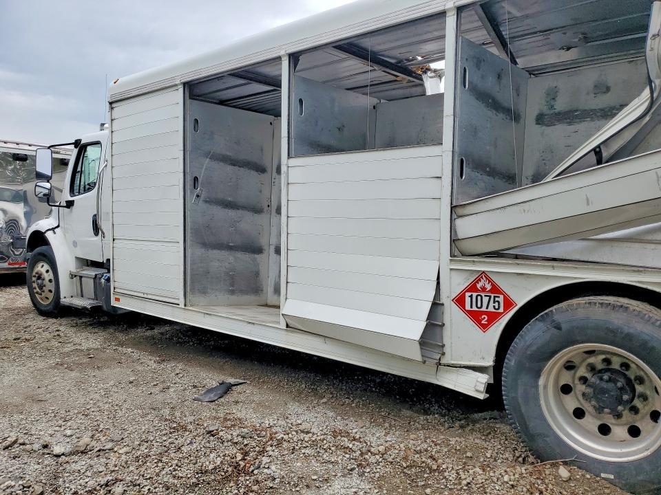 2021 Freightliner 2021  M2 106 MED-Delivery Truck