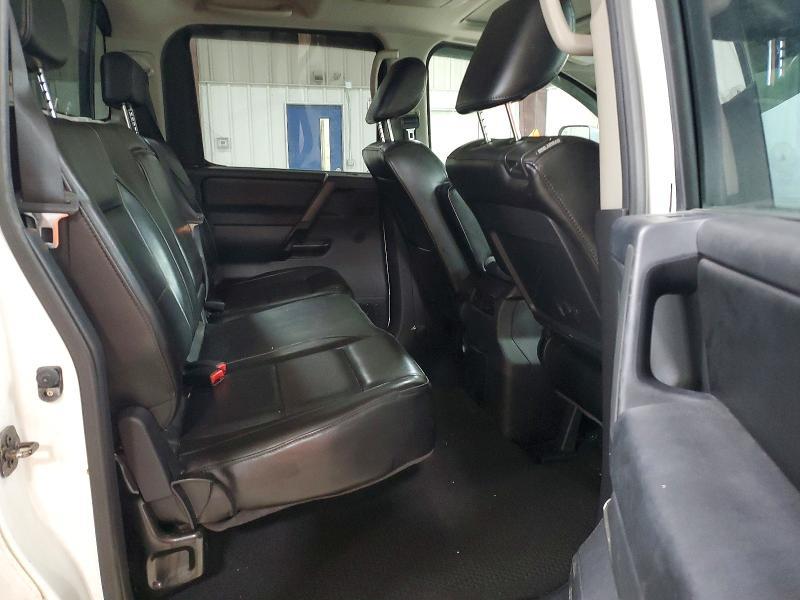 2011 Nissan Titan SV