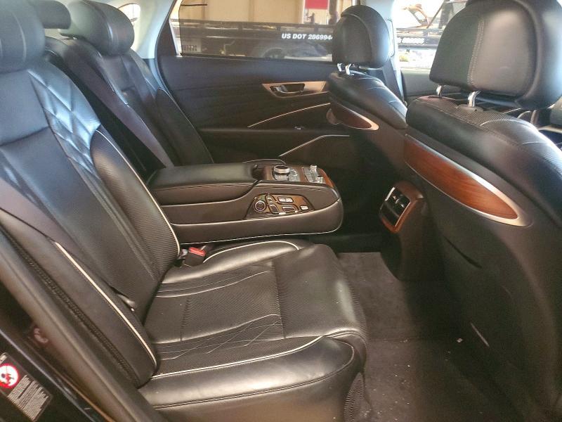 2019 KIA K900 Luxury