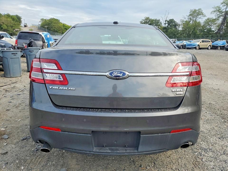 2017 Ford Taurus SEL