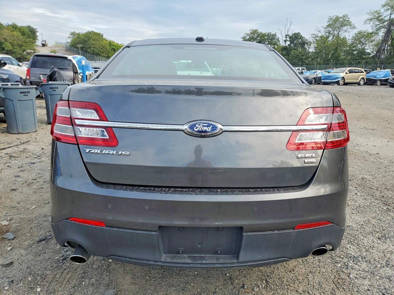 2017 Ford Taurus SEL