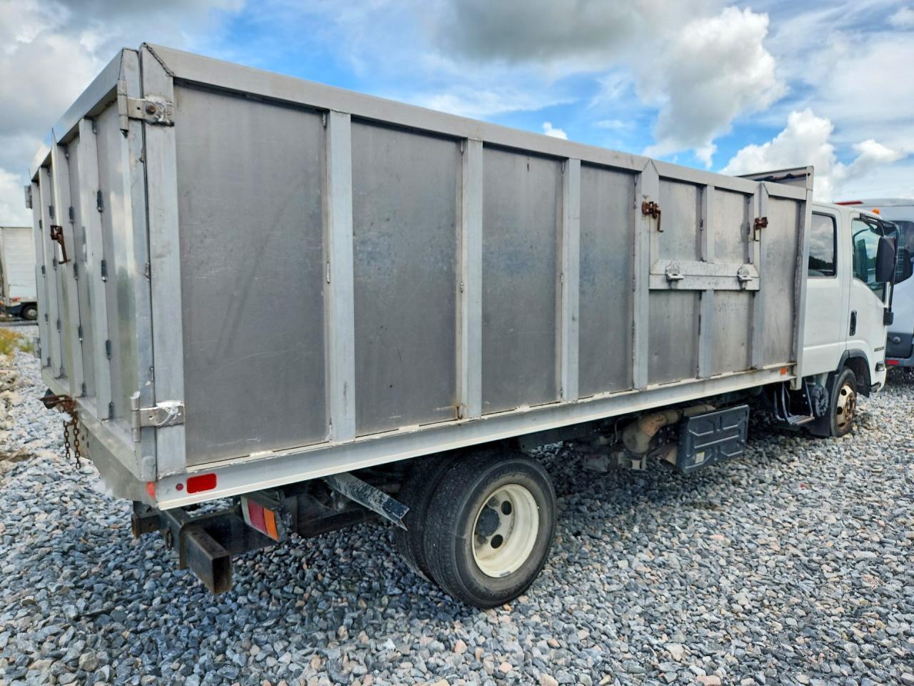 2018 Isuzu NPR HD