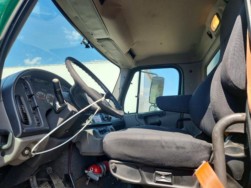 2016 Freightliner Business Class M2 BOX Truck