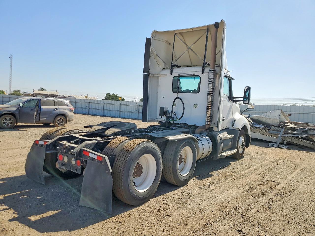 2016 Kenworth T680 Semi Truck