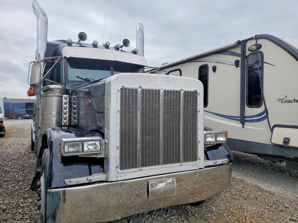 2005 Peterbilt 379